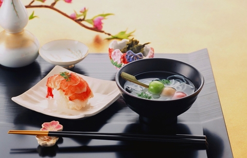Ẩm thực Nhật Bản và cách trình bày món ăn trên bát đĩa Nhật Bản